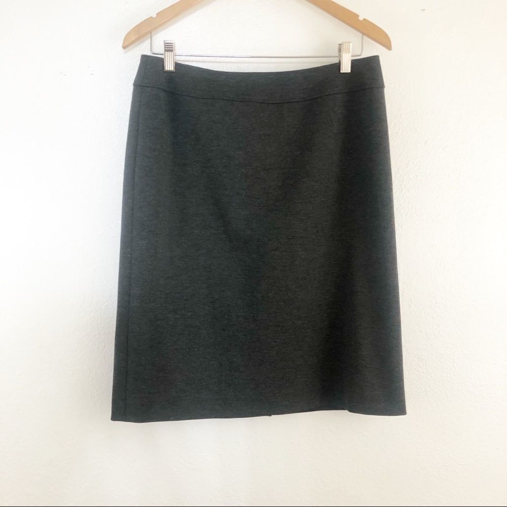 Tahari  grey pencil skirt size 10. New with tags